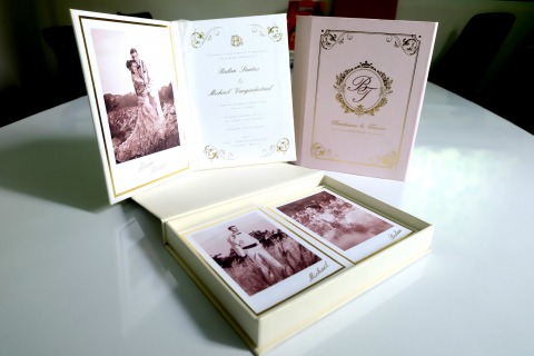 รับออกแบบพิมพการ์ดที่ระลึก